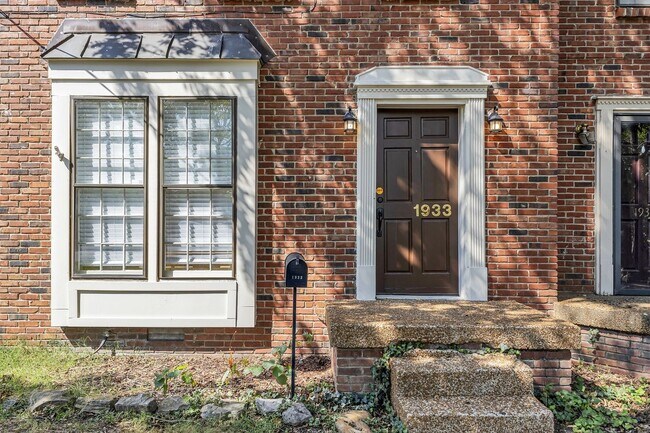 Foto del edificio - Amazing 2BE/2.5BA duplex in the heart of Belmont & Hillsboro Village!