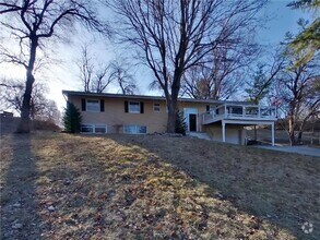 Building Photo - 1475 Valley Dr