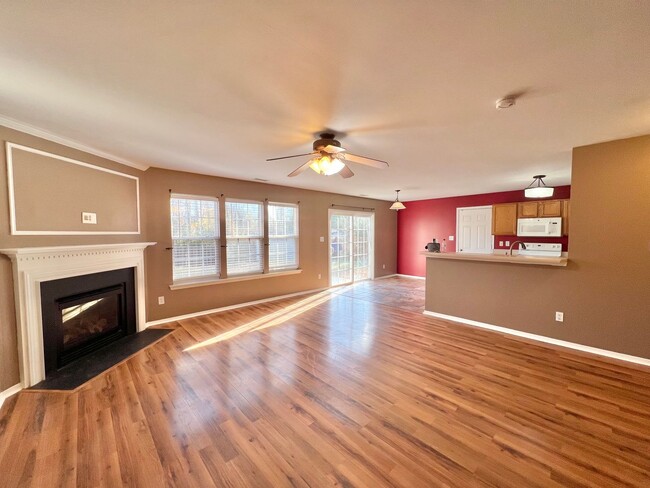 Foto del edificio - Charming 3BD, 2.5BA Clayton Home with a 1-...