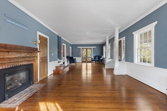 Building Photo - 141 Highland St