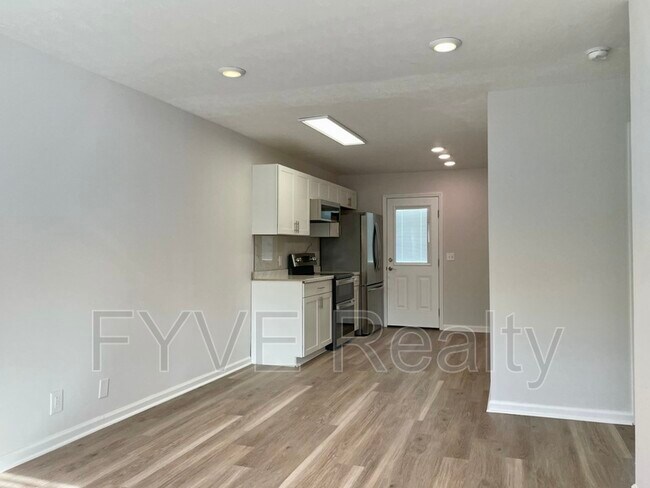 Building Photo - 1517 Mary St