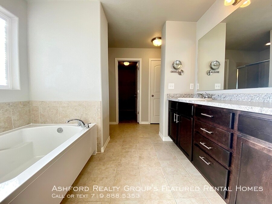 Foto principal - 7269 Thorn Brush Way
