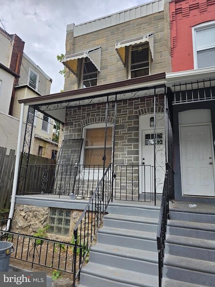 Primary Photo - 3975 Reno St