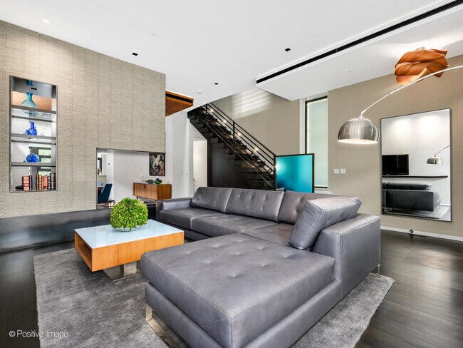 Foto del edificio - 2242 N Wayne Ave