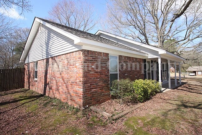 Foto del edificio - 5901 Tishomingo Dr