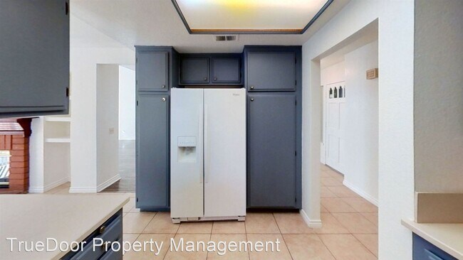 Foto del edificio - 3 br, 3 bath House - 26185 Newport Ave.