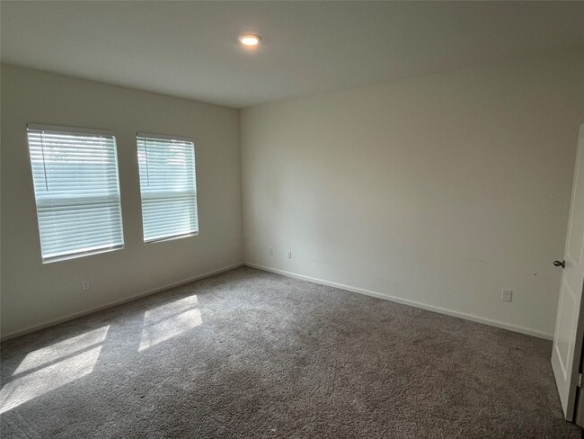Foto del edificio - 22015 Sovereign Hts Ln.
