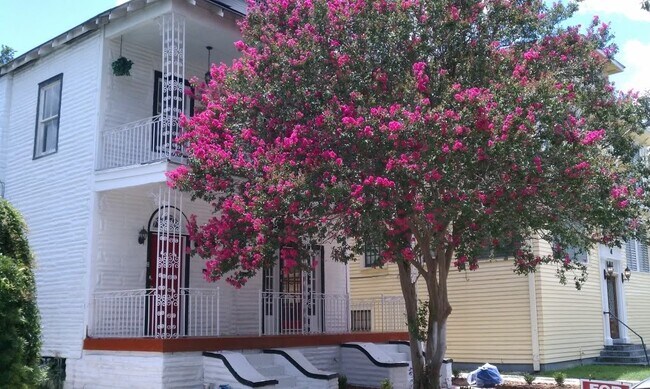 Fachada - 8 Fontainebleau Dr