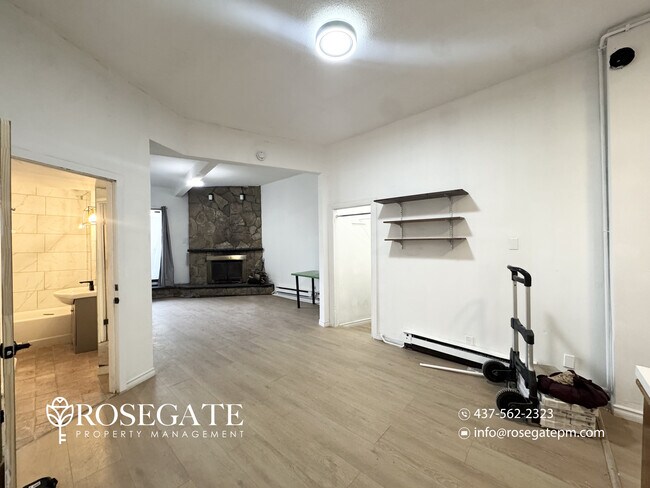 Building Photo - Spacious 800 Sq. Ft. Studio-Style Condo in Toronto with Parking & Utilities Included