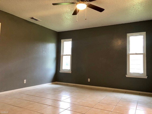 Building Photo - 3 br, 2 bath House - 5919 Valley Cove St