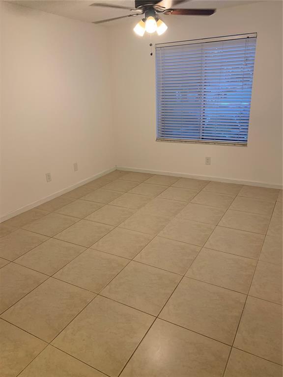 Building Photo - 1013 Coral Club Dr