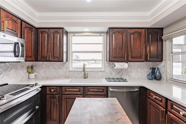 Building Photo - 3640 Bal Harbor Blvd