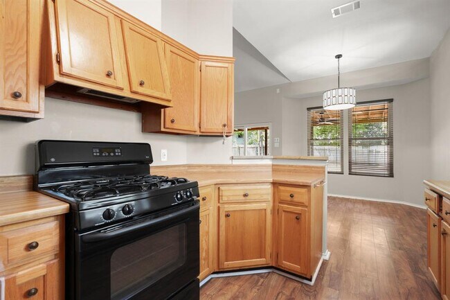 Building Photo - 12600 Deer Falls Dr