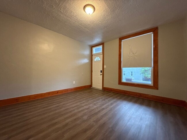 Building Photo - three Bedroom Home In Baltimore city