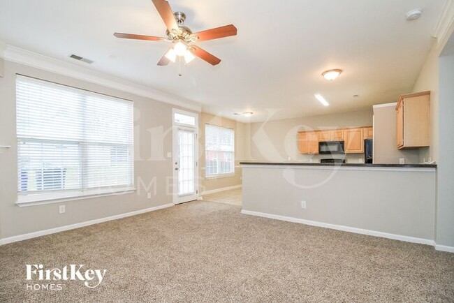 Building Photo - 350 Bangor Dr