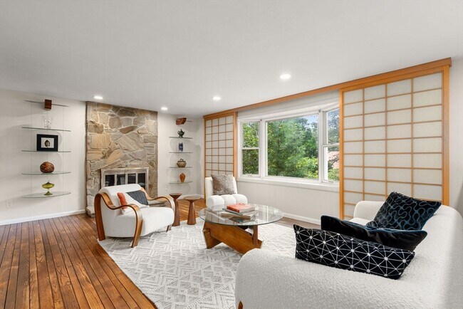 Foto del edificio - 10 Pinewood Cir