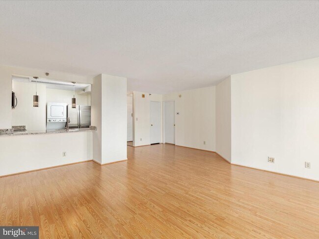 Building Photo - 900 N Stafford St