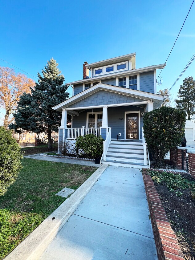 Primary Photo - 2525 17th St NE