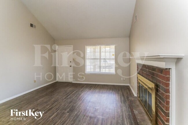 Foto del edificio - 5848 Hickory Shadow Ln