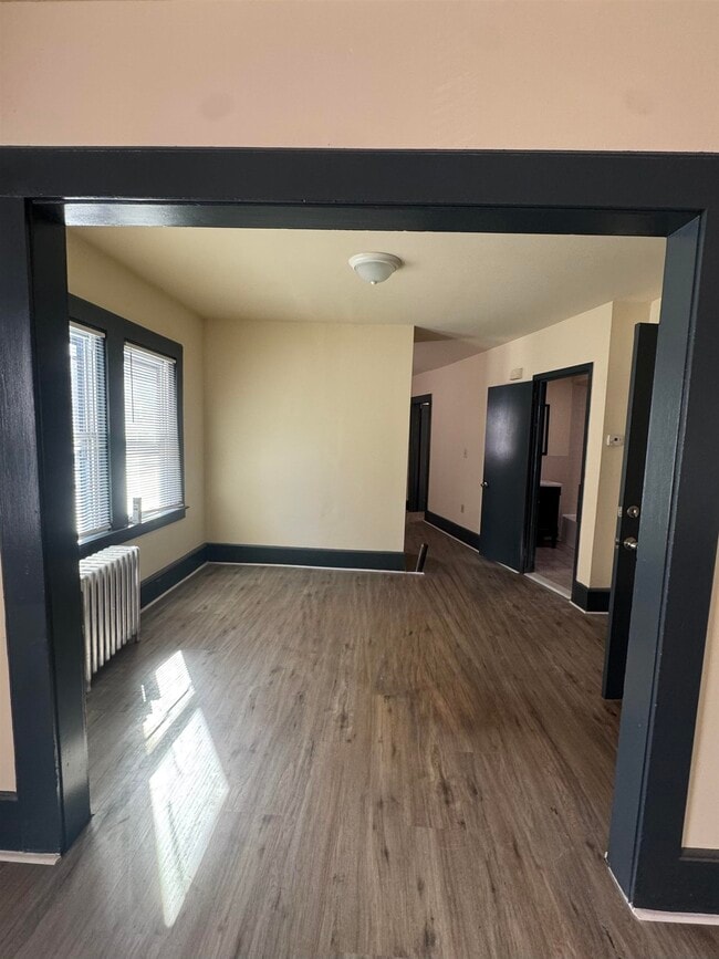 Foto del edificio - 620 Lyons Ave