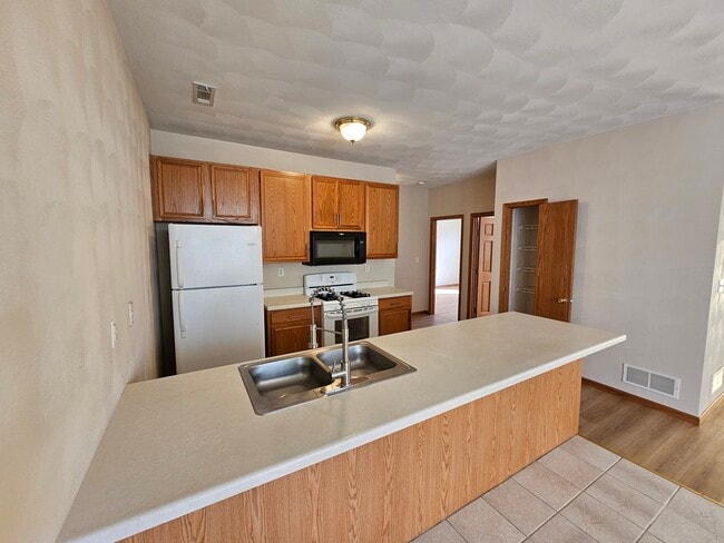 Building Photo - 10296 Metalmark Ln