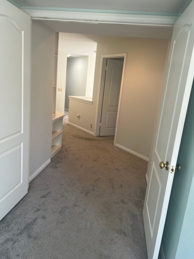 Foto del edificio - 5018 Evanwood Ave