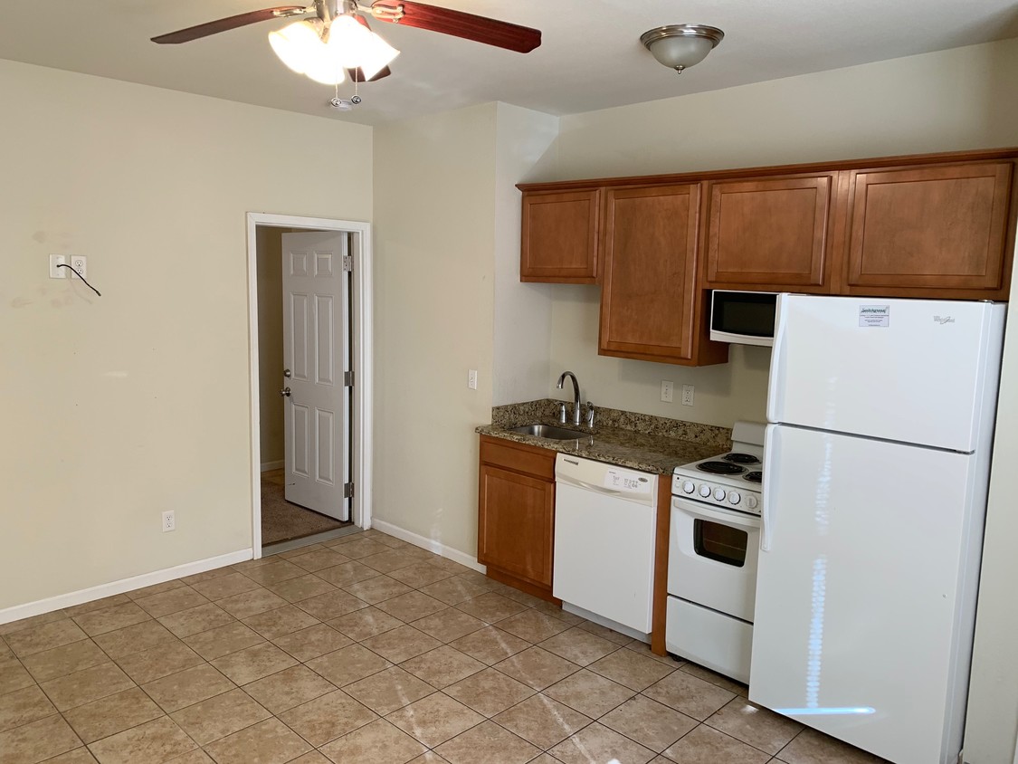 Primary Photo - 1222 Bertrand St