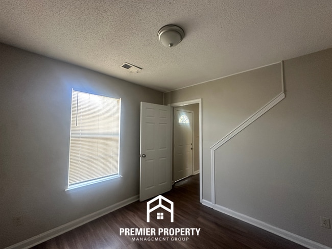 Building Photo - Spacious 4BR/2.5BA Cordova Home | Soaring Ceilings, Fireplace & 2-Car Garage