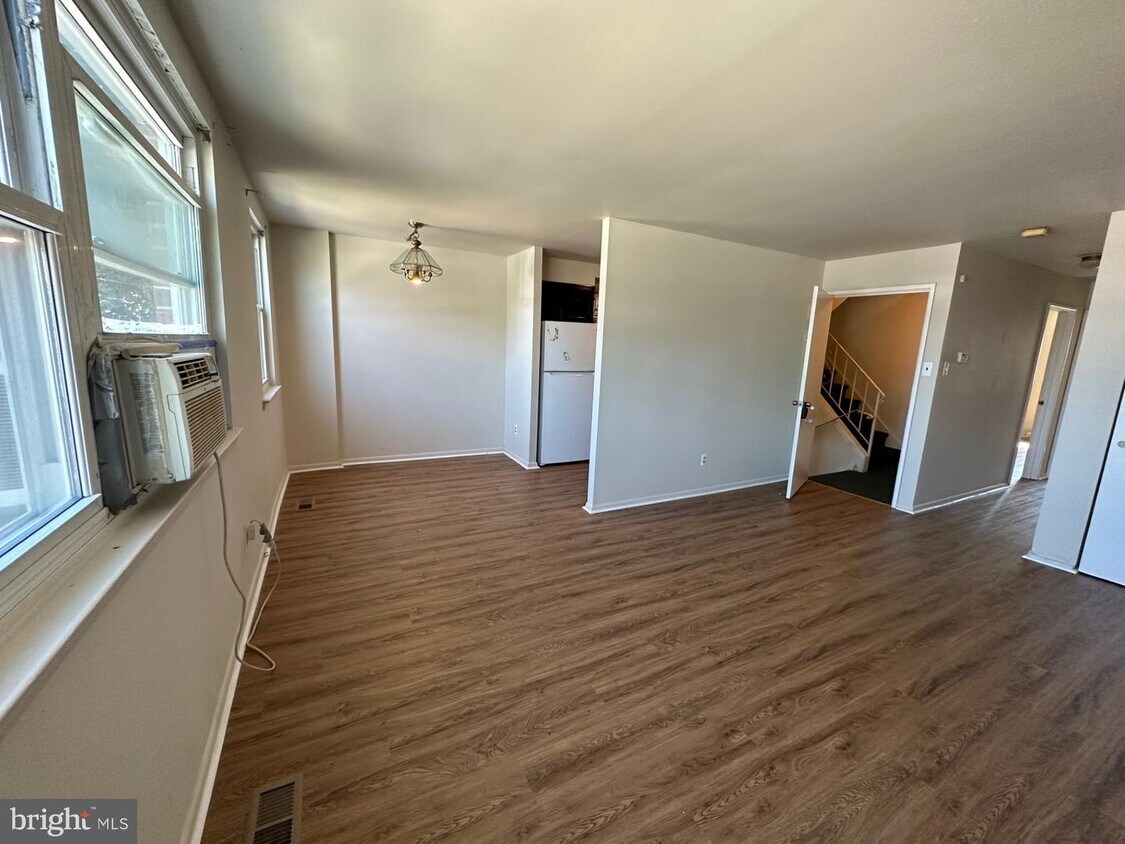 Primary Photo - 12539 Biscayne Dr
