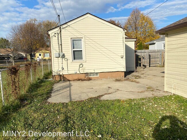 Building Photo - 3 br, 1 bath House - 11396 Cadillac Avenue