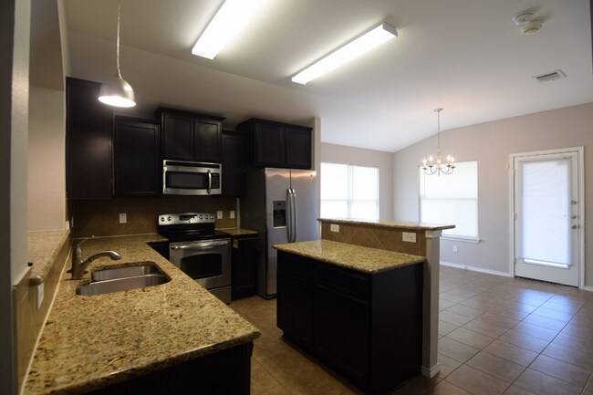 Foto del edificio - 5401 Frisco Dr