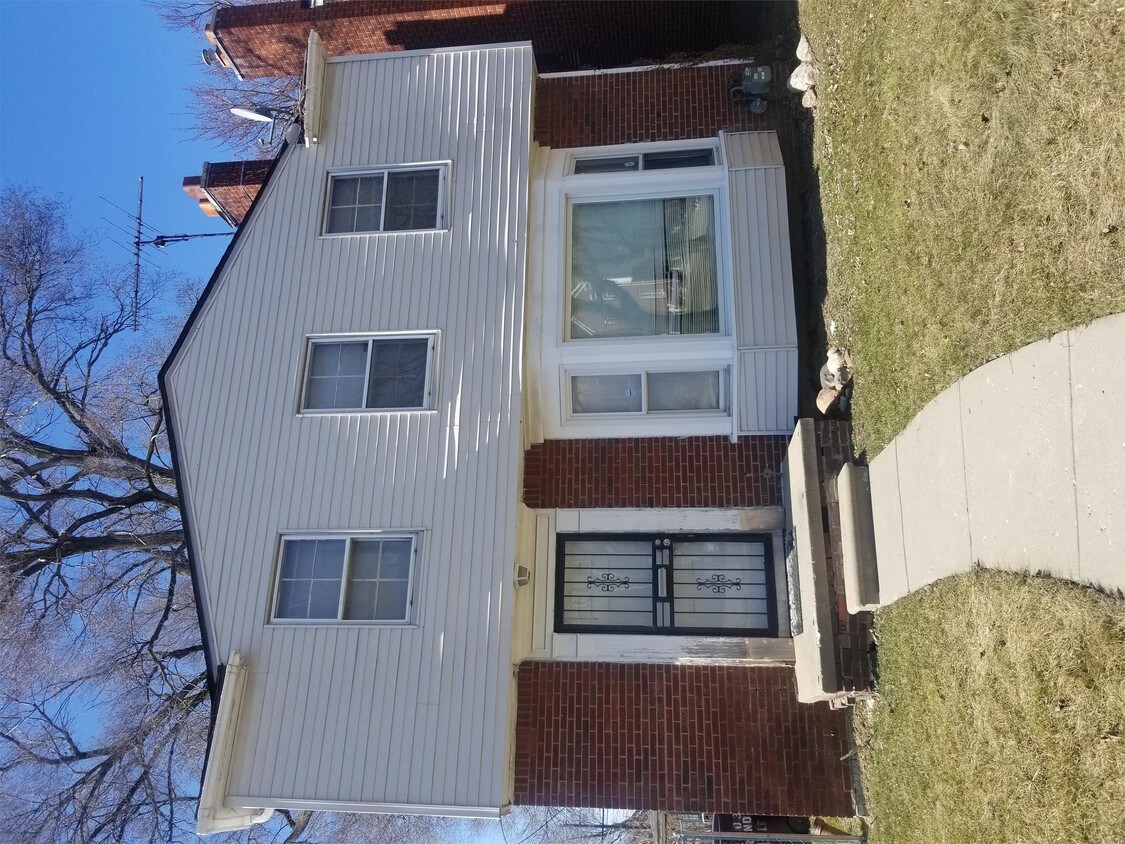 Foto del edificio - 11303 Grandville Ave