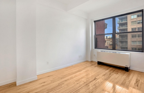Foto principal - 62 W 14th St