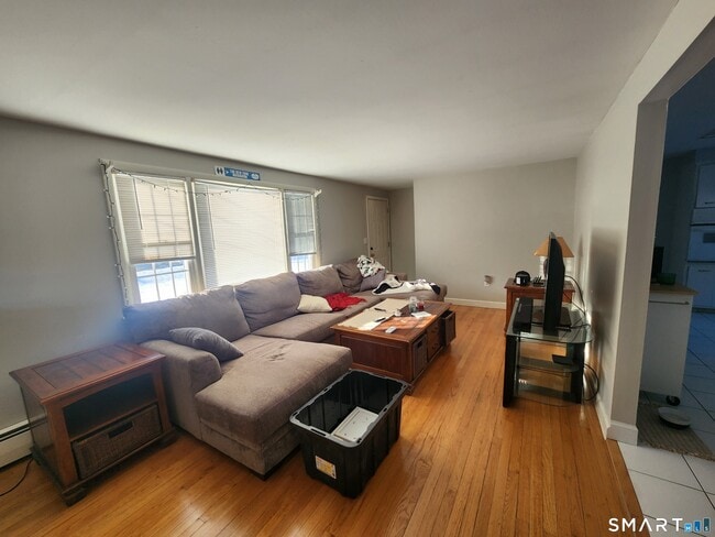 Building Photo - 134 Mountain Rd