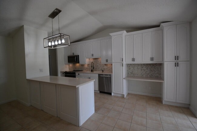 Building Photo - 1379 Pinetta Cir