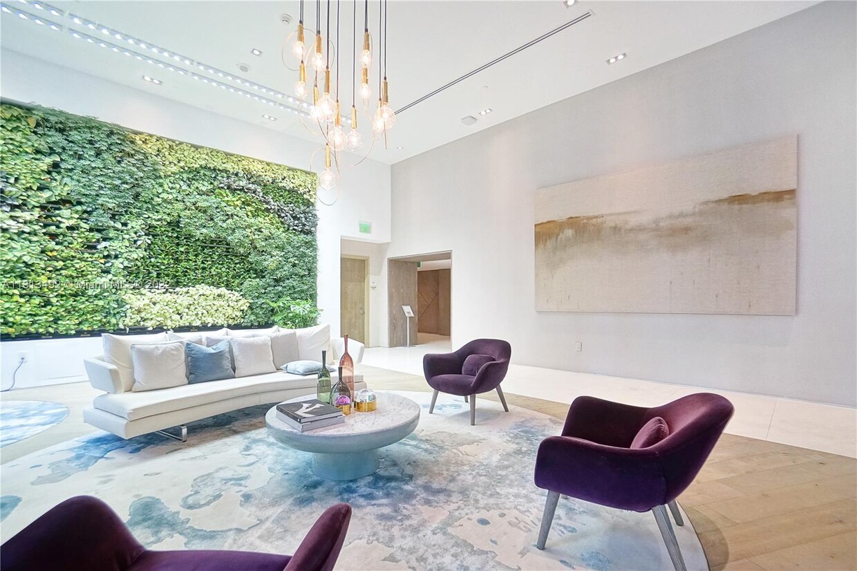 Foto principal - 650 NE 32nd St