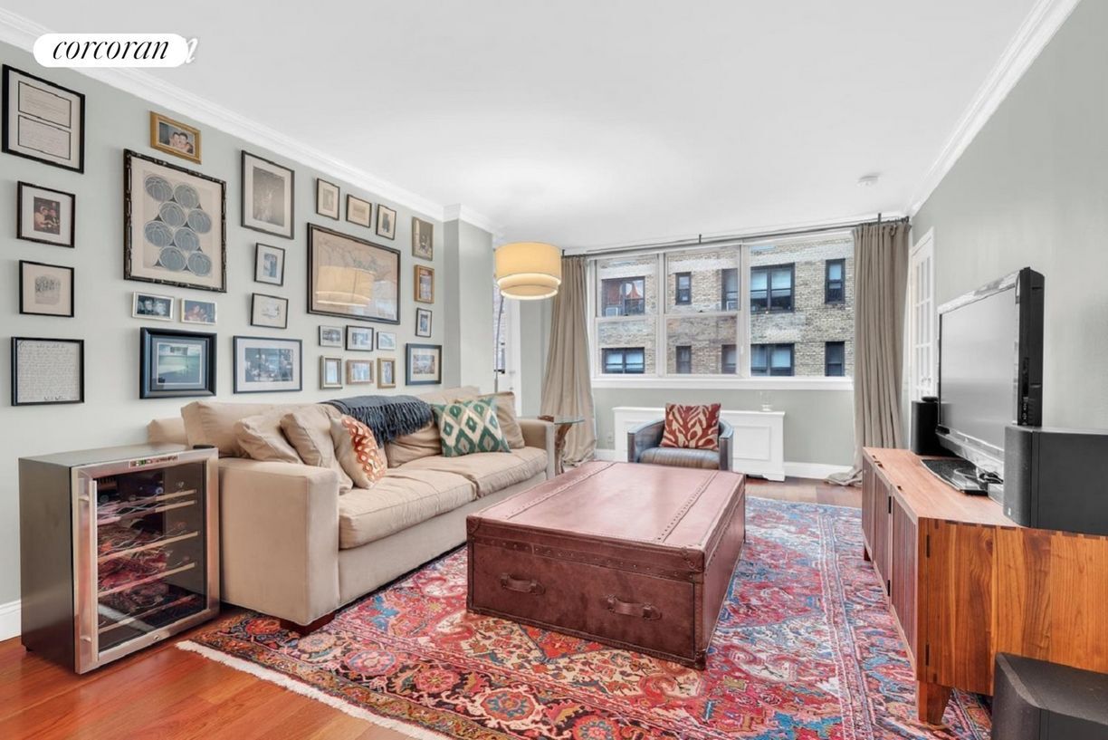 Foto principal - 222 E 80th St