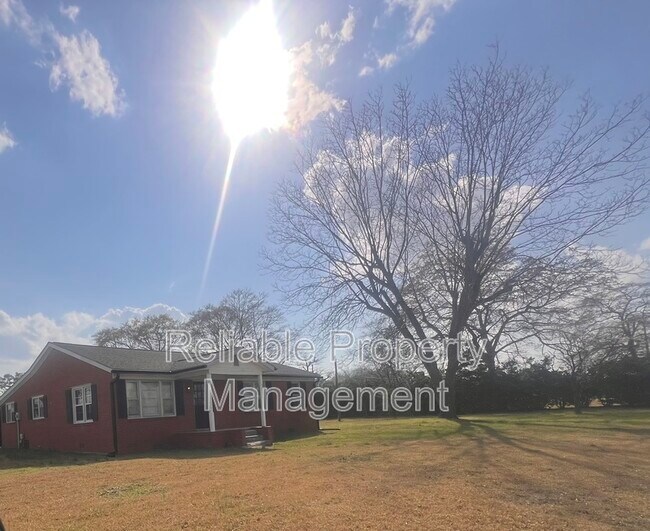 Building Photo - 1638 Evans Rd