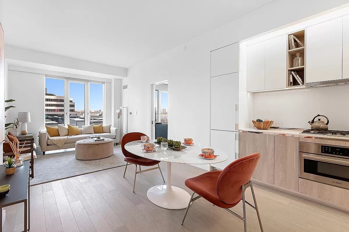 Foto principal - 572 Eleventh Avenue
