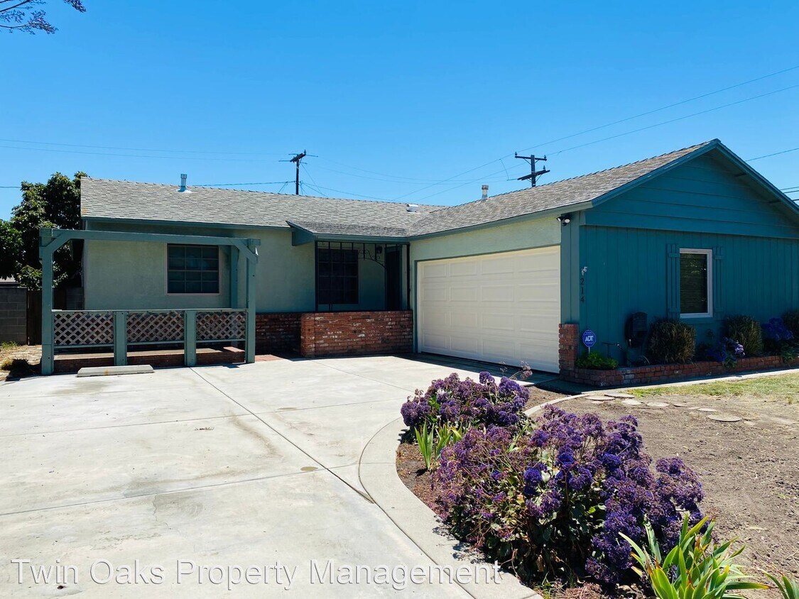 Primary Photo - 3 br, 2 bath House - 214 North K St