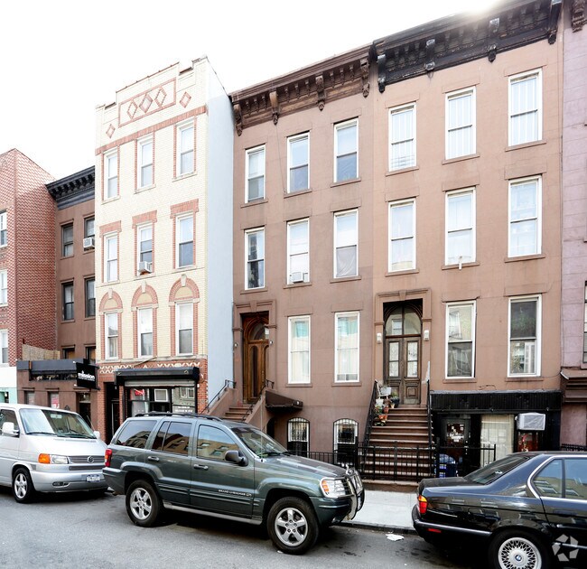 Building Photo - 519 Henry St