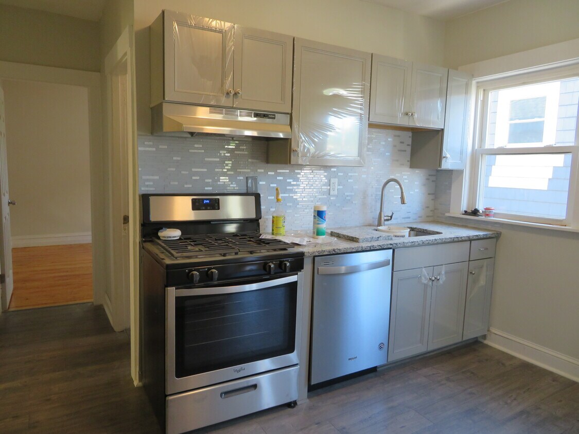 Foto del edificio - 696 Main St