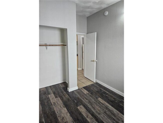 Foto del edificio - 1205 S Sibley Ave