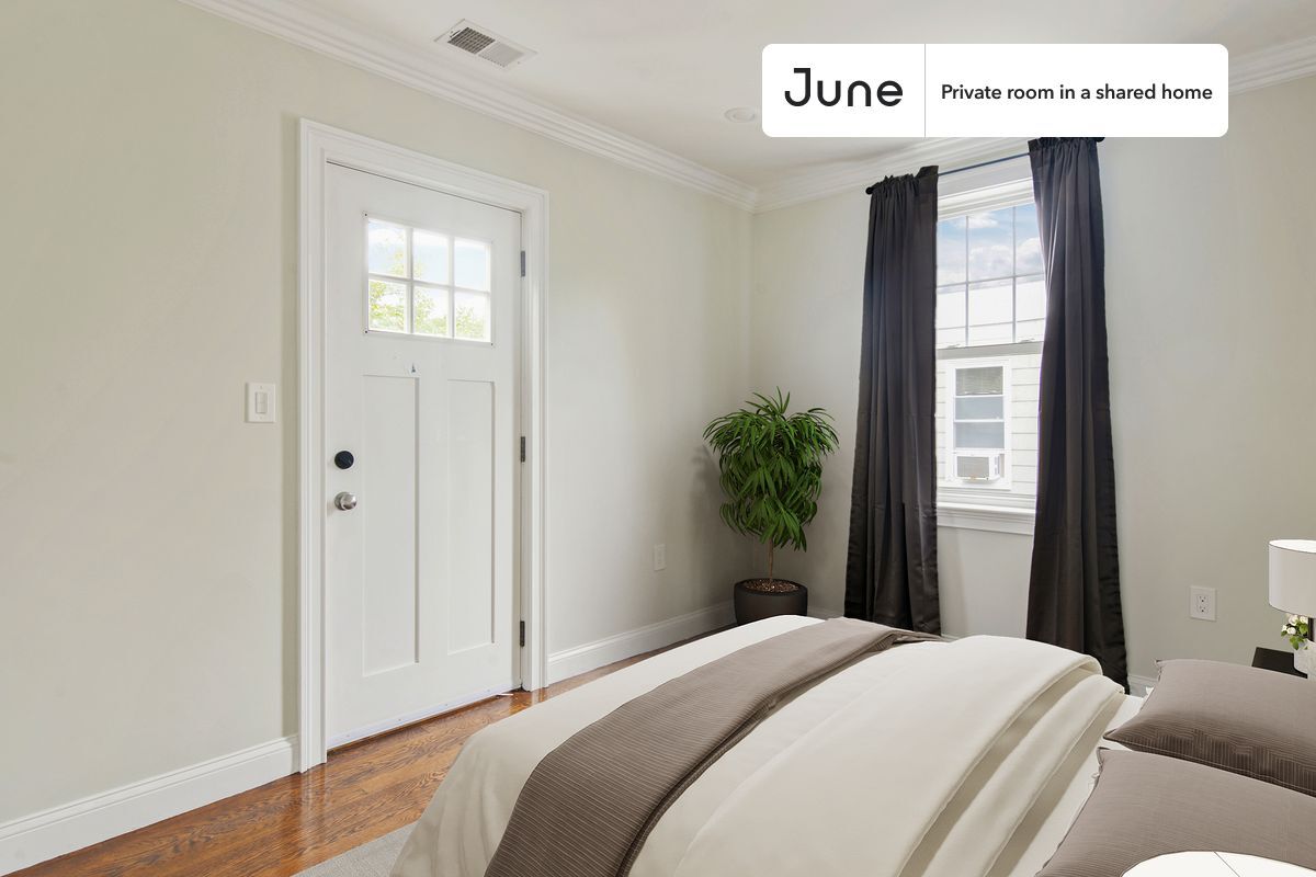 Private bedroom in 5 bed/1.5 bath Home - Private bedroom in 5 bed/1.5 bath Home