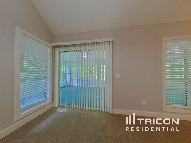 Foto del edificio - 4199 Green Ct