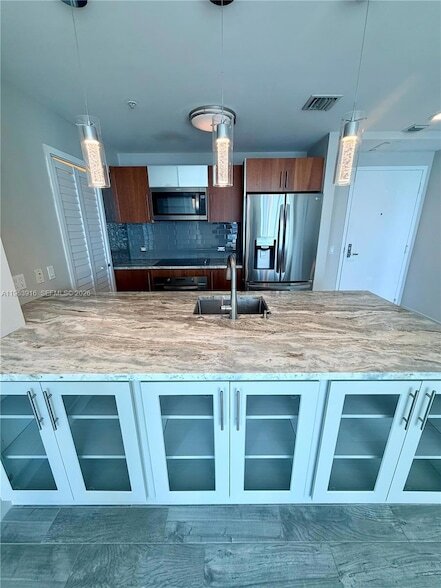 Building Photo - 300 S Biscayne Blvd