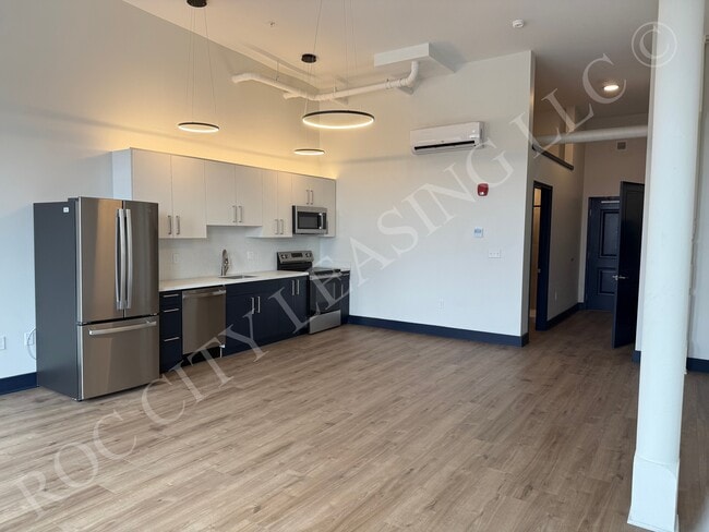 Building Photo - 151 St Paul St