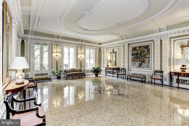 Foto del edificio - 2022 Columbia Rd NW
