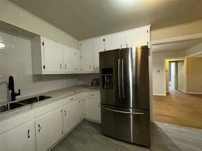 Building Photo - 6023 Belarbor St