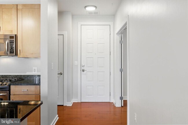 Building Photo - 2200 N Westmoreland St